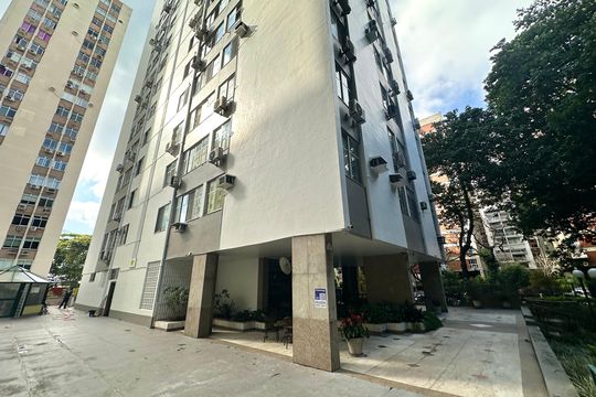 Fachada de apartamento para alugar com 3 quartos, 100m² em Leblon, Rio de Janeiro