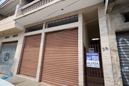 Fachada de casa para alugar com 3 quartos, 284m² em Umuarama, Osasco