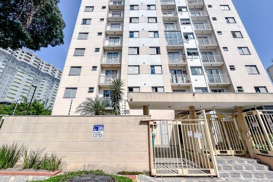 Fachada com Plaquinha de apartamento à venda com 2 quartos, 52m² em Vila Guilhermina, São Paulo