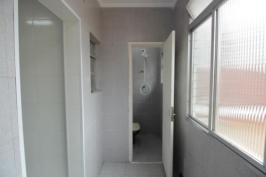 Área de Serviço de apartamento para alugar com 2 quartos, 70m² em Embaré, Santos