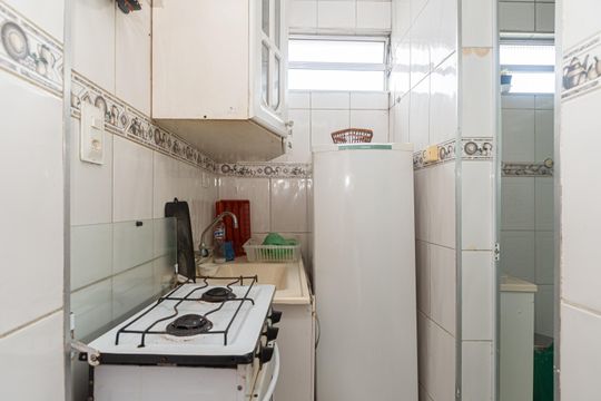 Cozinha de kitnet/studio para alugar com 1 quarto, 21m² em Bela Vista, São Paulo