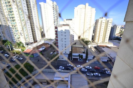 Vista da Suíte 2 de apartamento à venda com 5 quartos, 159m² em Setor Bueno, Goiânia