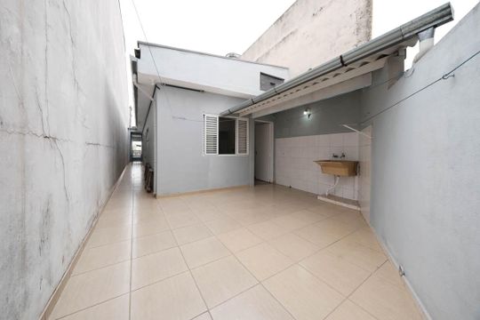 Área externa de casa para alugar com 2 quartos, 200m² em Vila Sílvia, São Paulo