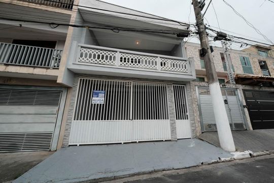 Fachada de casa para alugar com 2 quartos, 200m² em Vila Sílvia, São Paulo