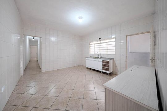 Cozinha de casa para alugar com 2 quartos, 200m² em Vila Sílvia, São Paulo