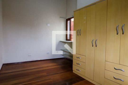 Casa à venda com 4 quartos, 200m² em Jardim Sílvia, Santo André