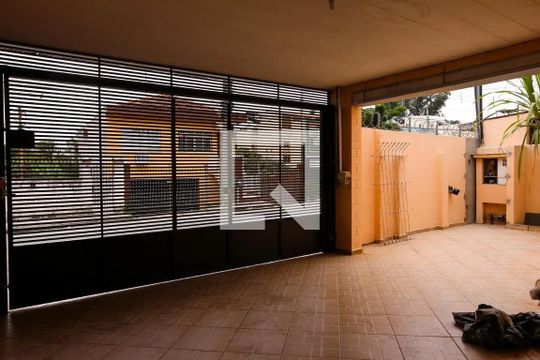 Casa à venda com 4 quartos, 200m² em Vila Príncipe de Gales, Santo André