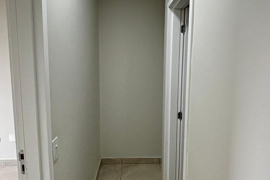 Corredor de apartamento à venda com 2 quartos, 50m² em Jardim do Estádio , Santo André