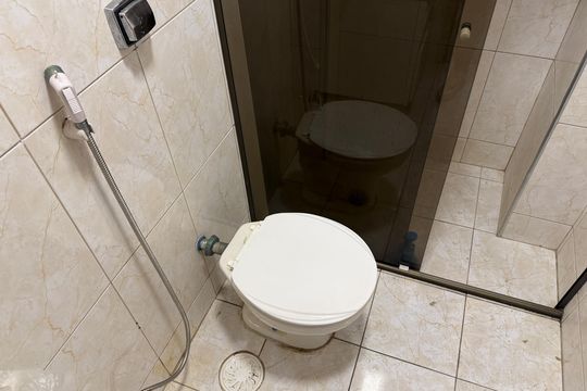 Banheiro de apartamento para alugar com 2 quartos, 60m² em Aparecida, Santos