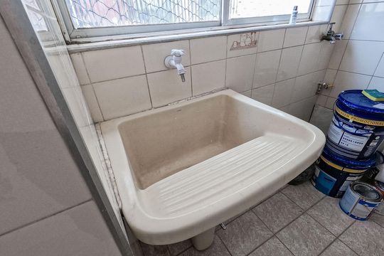 Área de serviço de apartamento à venda com 3 quartos, 80m² em Parque São Domingos, São Paulo
