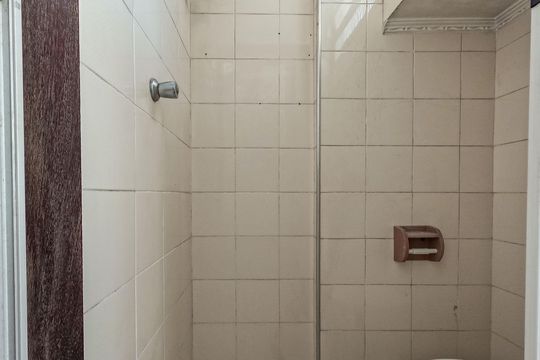 Banheiro Social 2 de apartamento à venda com 3 quartos, 80m² em Parque São Domingos, São Paulo