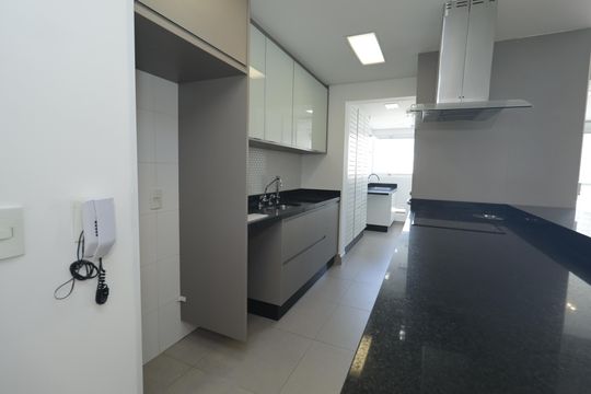 Cozinha de apartamento à venda com 2 quartos, 111m² em Aclimação, São Paulo