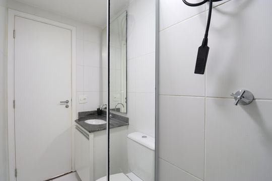 Banheiro Social de apartamento à venda com 1 quarto, 31m² em Água Branca, São Paulo