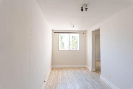 Sala de apartamento à venda com 2 quartos, 50m² em Jardim Santa Lúcia, Campinas