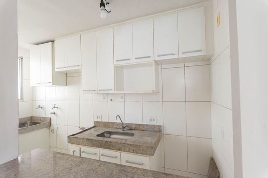 Cozinha de apartamento à venda com 2 quartos, 50m² em Jardim Santa Lúcia, Campinas