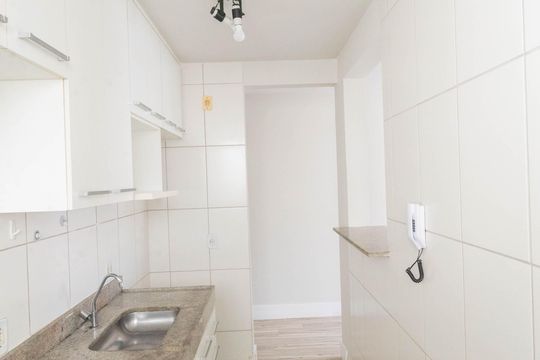 Cozinha de apartamento à venda com 2 quartos, 50m² em Jardim Santa Lúcia, Campinas