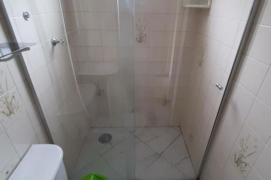 Banheiro de apartamento à venda com 2 quartos, 55m² em Chácara Belenzinho, São Paulo