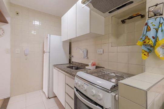 Cozinha de apartamento para alugar com 1 quarto, 45m² em Indianópolis, São Paulo