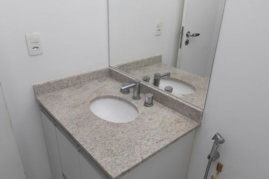 BANHEIRO de apartamento para alugar com 1 quarto, 42m² em Vila Lídia, Campinas