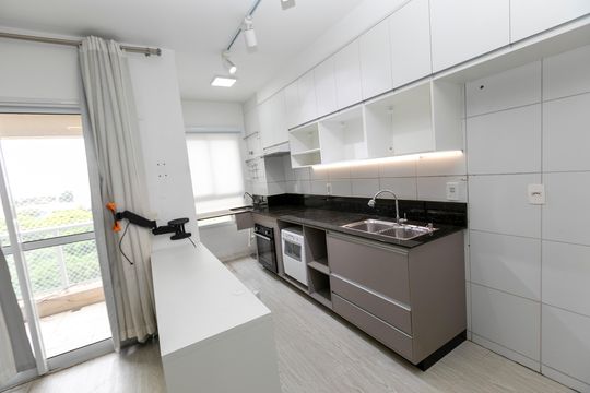 Cozinha de apartamento para alugar com 1 quarto, 43m² em Vila Lídia, Campinas