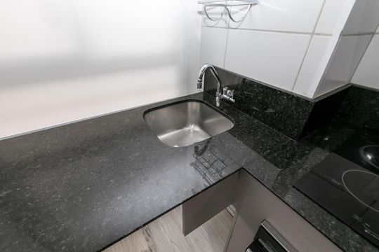 Cozinha de apartamento para alugar com 1 quarto, 43m² em Vila Lídia, Campinas