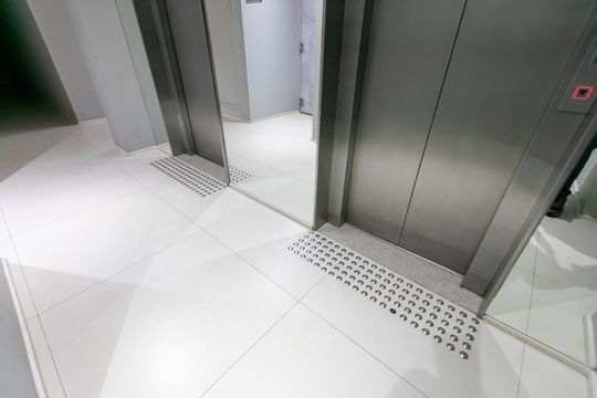 PISO TÁCTIL de apartamento para alugar com 1 quarto, 42m² em Vila Lídia, Campinas