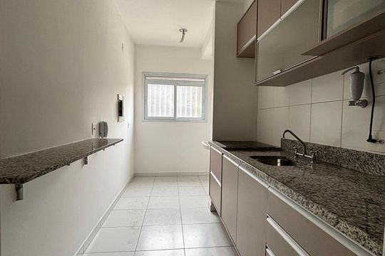 Cozinha de apartamento à venda com 1 quarto, 40m² em Tamboré, Barueri