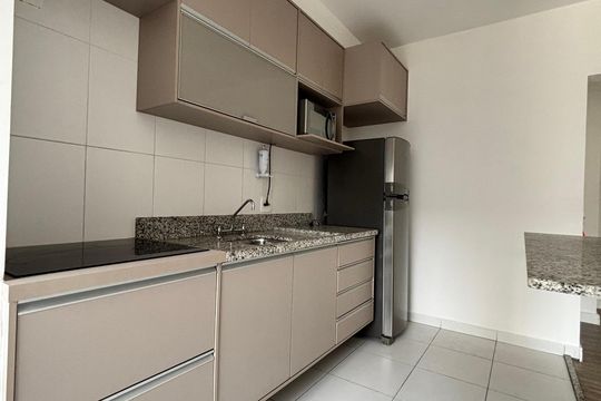 Cozinha de apartamento à venda com 1 quarto, 40m² em Tamboré, Barueri