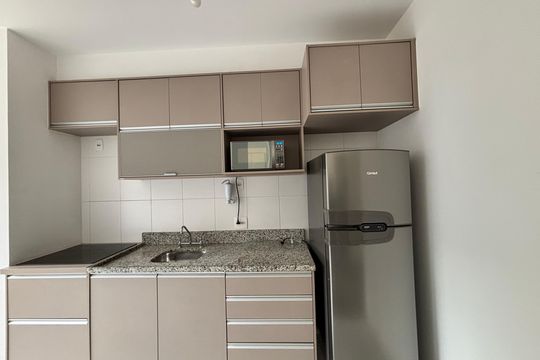 Cozinha de apartamento à venda com 1 quarto, 40m² em Tamboré, Barueri
