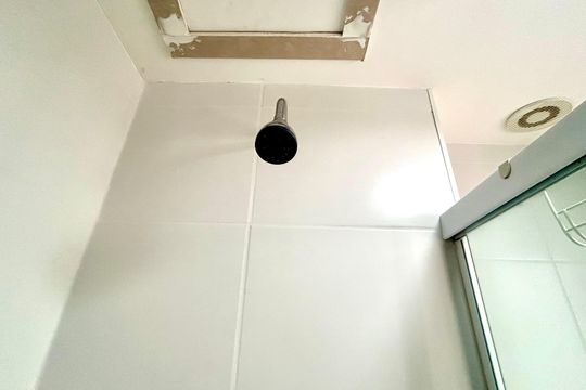 Banheiro 1 de apartamento à venda com 2 quartos, 56m² em Vila Galvão, Guarulhos