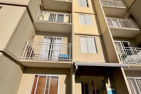 Fachada do bloco de apartamento para alugar com 2 quartos, 46m² em Vila Marieta, Campinas
