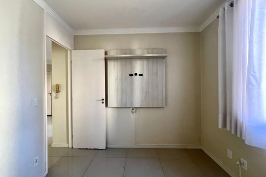   Quarto 1   de apartamento para alugar com 2 quartos, 46m² em Vila Marieta, Campinas