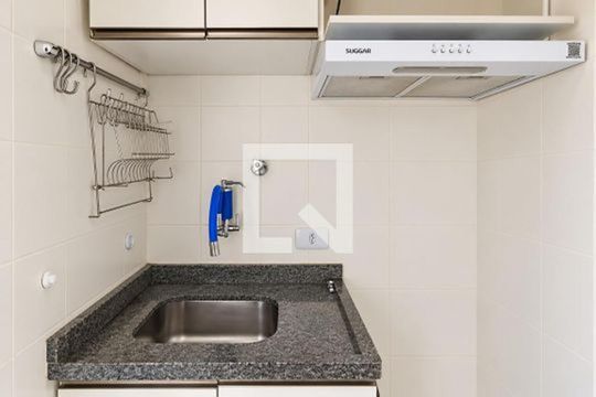 Cozinha de apartamento para alugar com 1 quarto, 30m² em Bela Vista, São Paulo