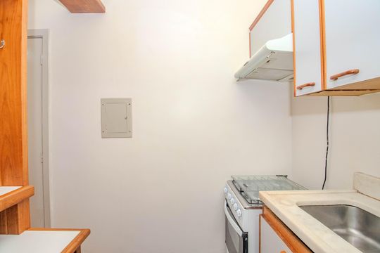 Cozinha de kitnet/studio para alugar com 1 quarto, 29m² em Bom Fim, Porto Alegre