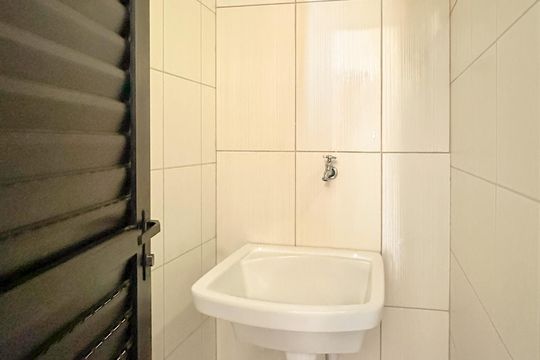 Área de Serviço de apartamento para alugar com 1 quarto, 65m² em Canasvieiras, Florianópolis