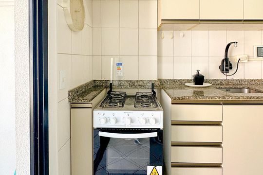 Cozinha de apartamento para alugar com 1 quarto, 65m² em Canasvieiras, Florianópolis