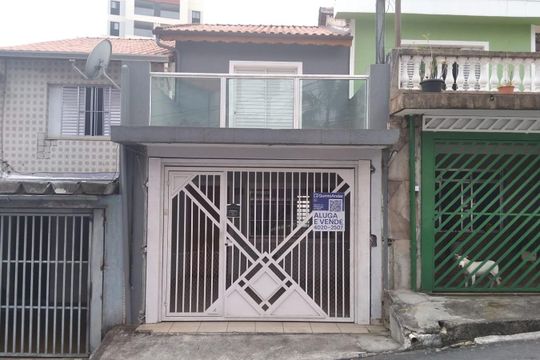 Fachada de casa à venda com 2 quartos, 100m² em Vila Paulicéia, São Paulo
