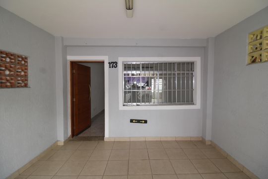 Garagem de casa à venda com 2 quartos, 100m² em Vila Paulicéia, São Paulo