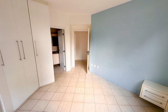 Suíte de apartamento para alugar com 2 quartos, 85m² em Itacorubi, Florianópolis