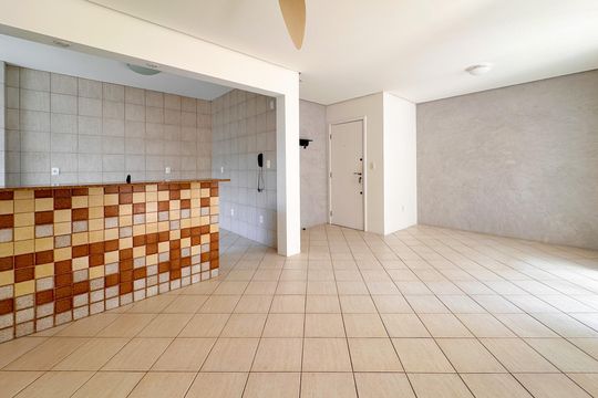 Sala  de apartamento para alugar com 2 quartos, 85m² em Itacorubi, Florianópolis