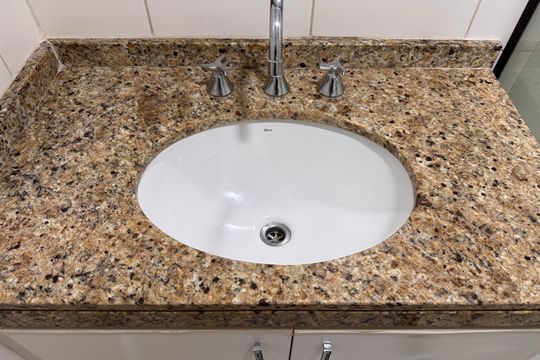 Banheiro Social de apartamento para alugar com 2 quartos, 87m² em Recreio dos Bandeirantes, Rio de Janeiro