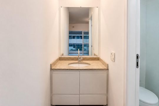 Banheiro de kitnet/studio para alugar com 1 quarto, 34m² em Consolação, São Paulo