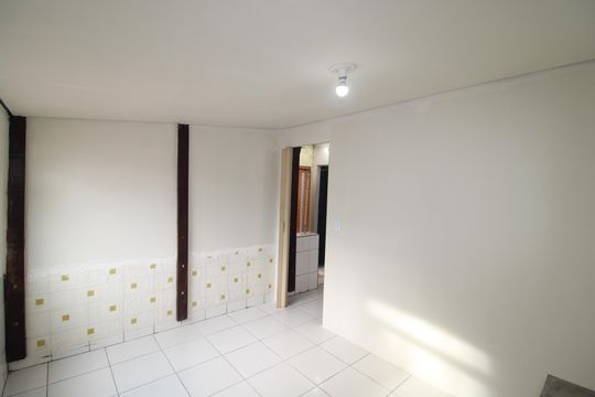 Cozinha de casa para alugar com 1 quarto, 55m² em Vila Aurora, São Paulo
