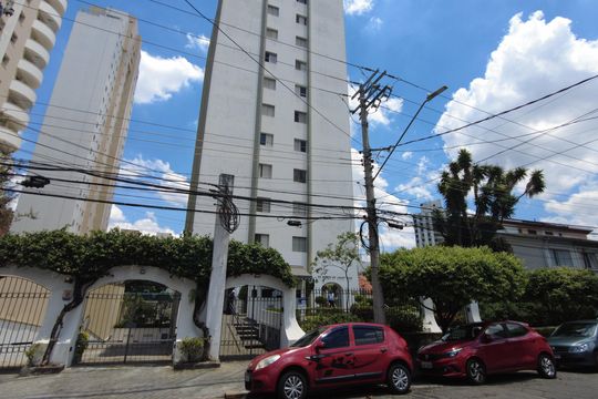 Fachada de apartamento à venda com 3 quartos, 85m² em Campo Belo, São Paulo