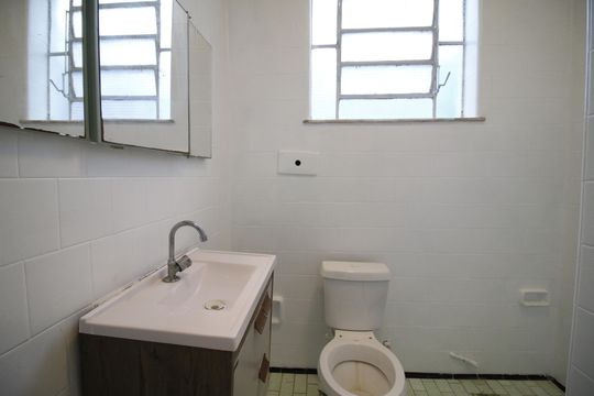 Banheiro de casa para alugar com 3 quartos, 200m² em Taquara, Rio de Janeiro