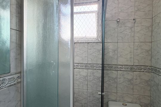 Banheiro de apartamento para alugar com 2 quartos, 54m² em Vila Cruz das Almas, São Paulo