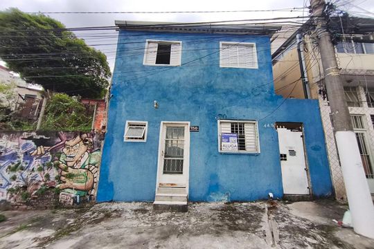 Fachada de casa para alugar com 1 quarto, 38m² em Vila Lais, São Paulo