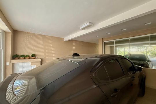 Garagem de casa à venda com 3 quartos, 174m² em Santo Amaro, São Paulo