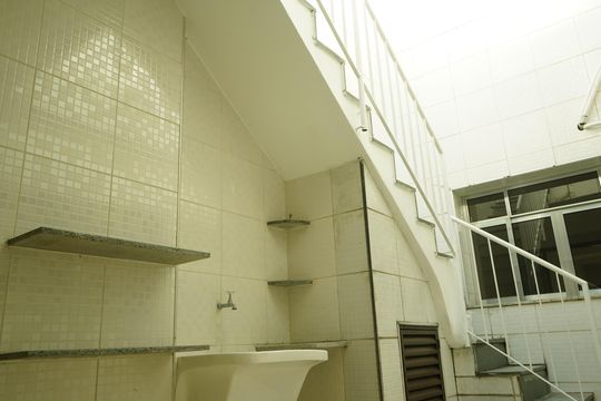 Área de Serviço de casa para alugar com 3 quartos, 160m² em Cidade Mãe do Céu, São Paulo