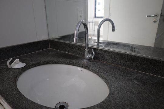 Banheiro Social de apartamento à venda com 2 quartos, 40m² em Jurubatuba, São Paulo
